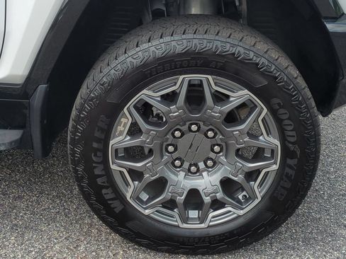 Used 2025 GMC Hummer EV 3X AWD/4WD image 34