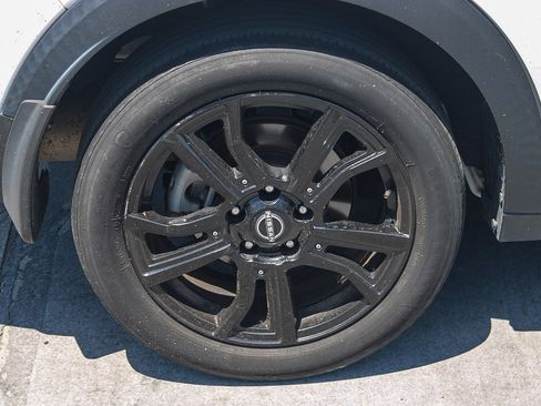Used 2022 Nissan Kicks SR FWD image 17