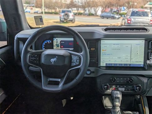 Used 2023 Ford Bronco Badlands image 31