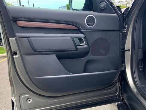 Certified 2025 Land Rover Discovery Dynamic SE AWD/4WD image 21