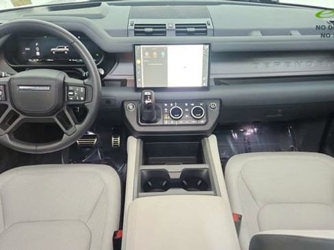 Used 2025 Land Rover Defender 110 X image 19