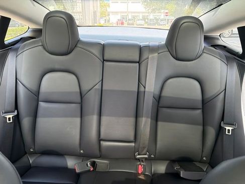 Used 2023 Tesla Model 3 Standard Range RWD image 9