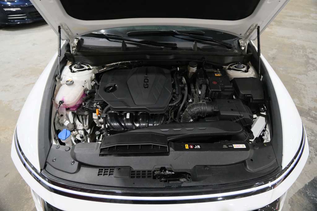 Used 2025 Hyundai Sonata SEL FWD image 33