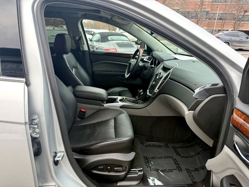 Used 2011 Cadillac SRX Luxury image 27