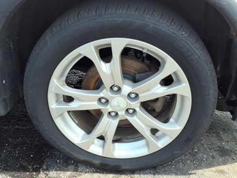 Used 2015 Mitsubishi Outlander SE AWD/4WD image 20