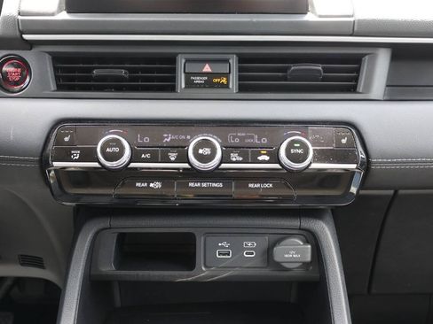 Used 2024 Honda Pilot Touring image 21