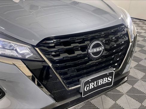 Used 2024 Nissan Kicks SR w/ SR Premium Package FWD image 34