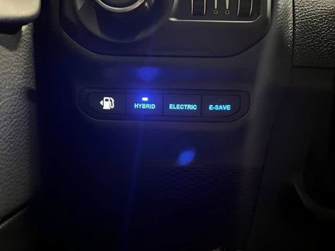 Used 2022 Jeep Wrangler Unlimited Sahara w/ Cold Weather Group AWD/4WD image 13