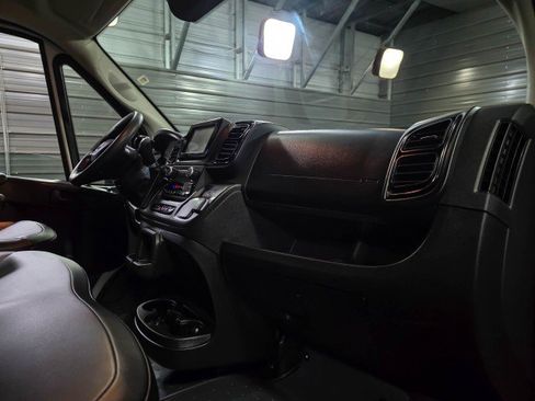 Used 2023 RAM ProMaster 2500 w/ Driver Convenience Group image 14