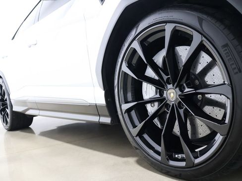 Used 2020 Lamborghini Urus image 22