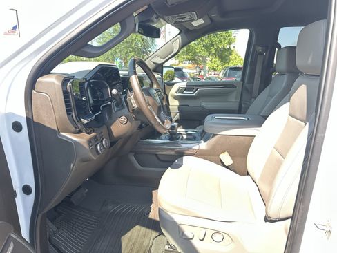 Used 2022 Chevrolet Silverado 1500 LTZ w/ LTZ Convenience Package II AWD/4WD image 16