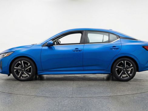 Used 2025 Nissan Sentra SV FWD image 5