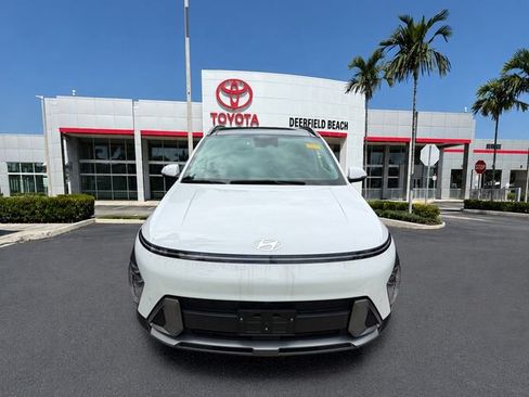Used 2024 Hyundai Kona Limited AWD/4WD image 2