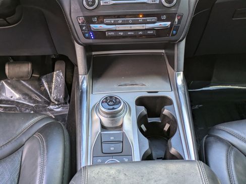 Used 2020 Ford Explorer Platinum w/ Premium Technology Package image 19