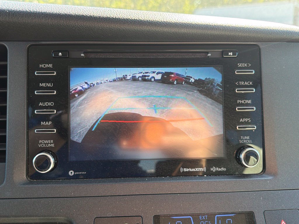 Used 2019 Toyota Sienna LE FWD image 32
