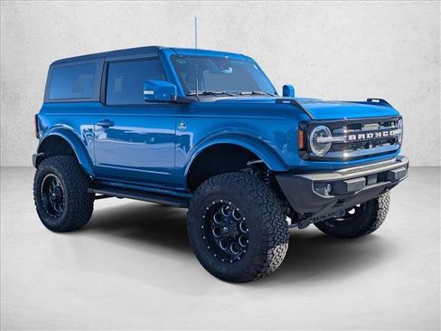 Used 2023 Ford Bronco Outer Banks image 3