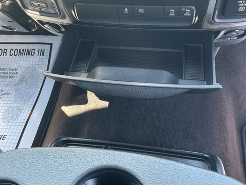 Used 2017 RAM 1500 Big Horn AWD/4WD image 34
