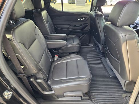 Used 2023 Chevrolet Traverse LT image 10