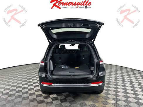 New 2026 Jeep Grand Cherokee Altitude image 16