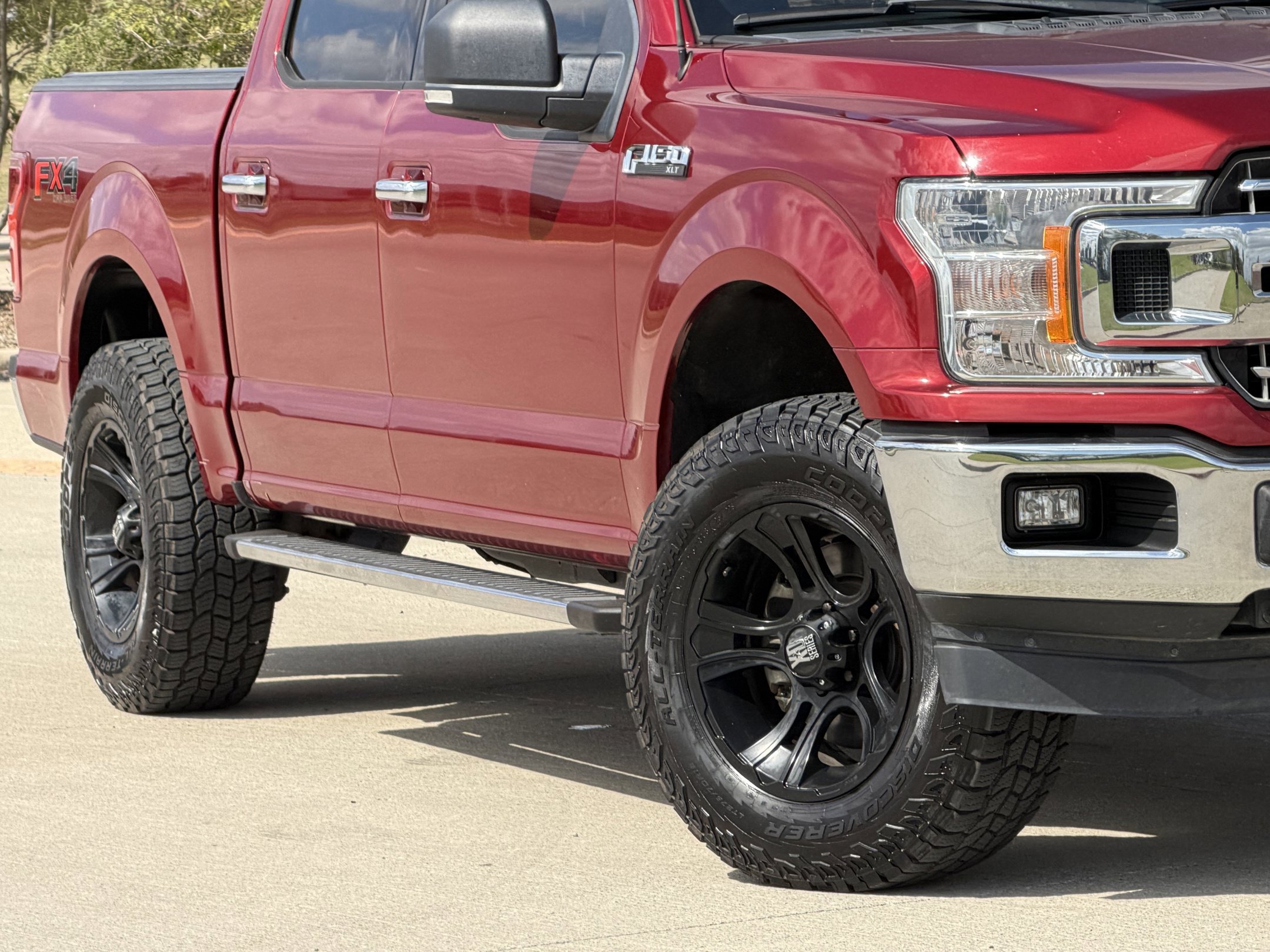 Used 2019 Ford F150 XLT w/ Equipment Group 302A Luxury AWD/4WD image 14