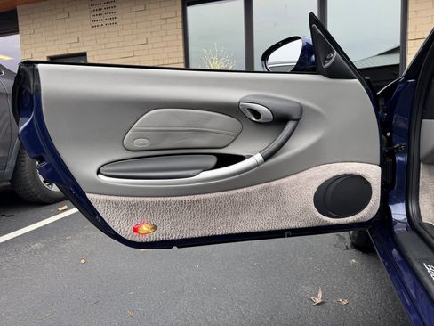 Used 2001 Porsche Boxster S image 36