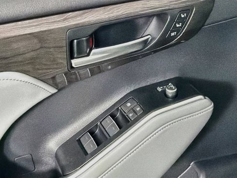 New 2026 Toyota Highlander Limited AWD/4WD image 17