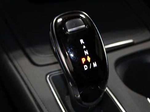 Used 2024 Cadillac XT4 Premium Luxury image 38