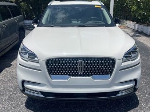 Used 2022 Lincoln Aviator Reserve w/ Equipment Group 201A AWD/4WD image 2