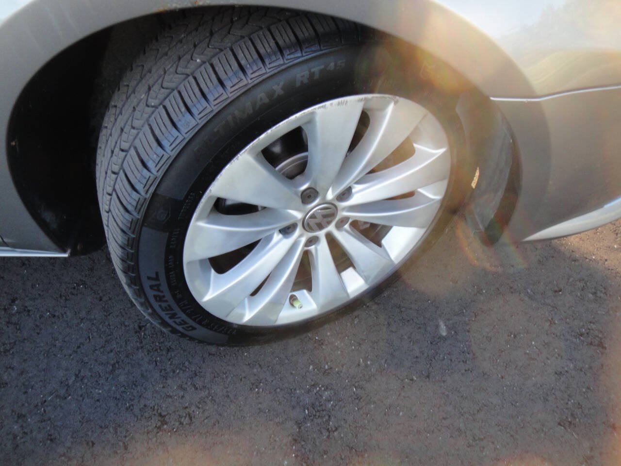 Used 2012 Volkswagen CC Sport FWD image 16