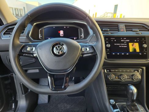 Used 2020 Volkswagen Tiguan SEL w/ 3rd Row Seat Package image 9