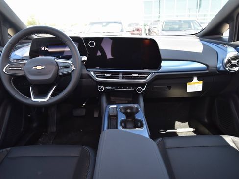 New 2025 Chevrolet Equinox EV LT image 12