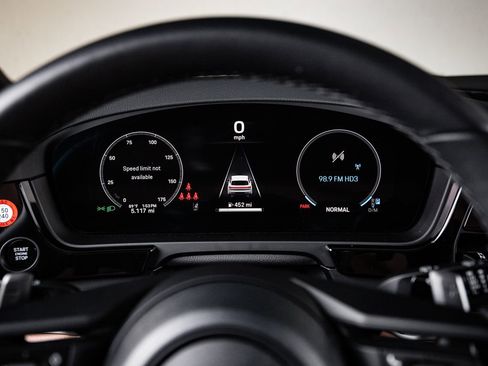 Certified 2026 Porsche Cayenne AWD/4WD image 15
