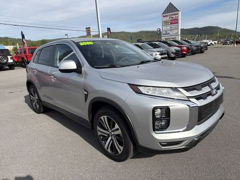 Used 2025 Mitsubishi Outlander Sport ES AWD/4WD image 3