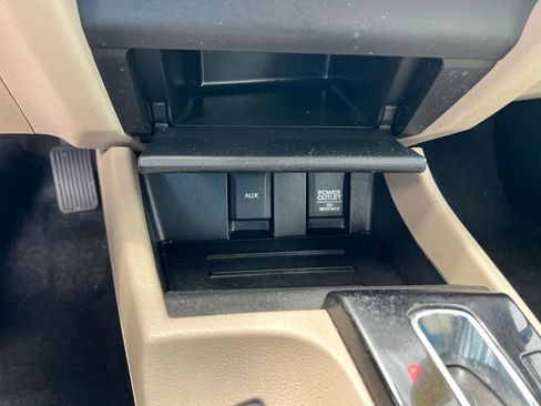 Used 2015 Honda Civic LX image 29