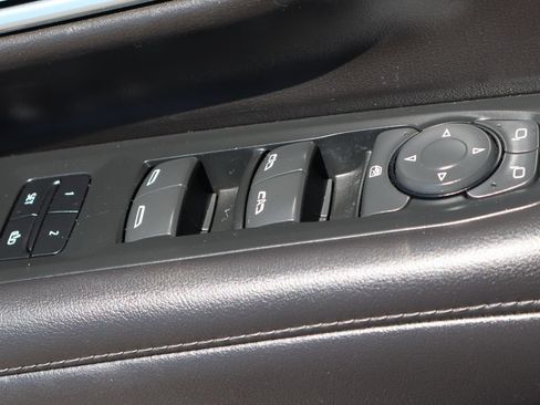 Used 2021 Chevrolet Suburban LT RWD image 20