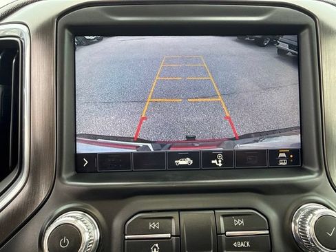 Used 2021 GMC Sierra 2500 AT4 w/ AT4 Premium Plus Package AWD/4WD image 16