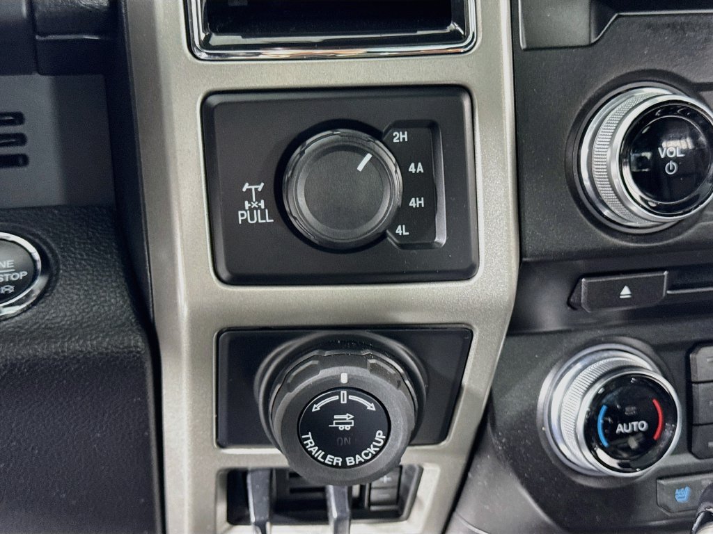 Used 2017 Ford F150 Lariat w/ Equipment Group 502A Luxury AWD/4WD image 20