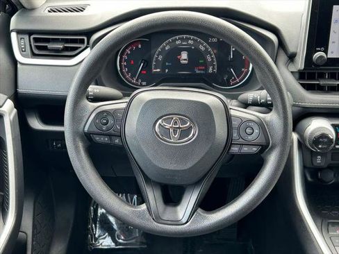 Certified 2025 Toyota RAV4 XLE FWD image 36