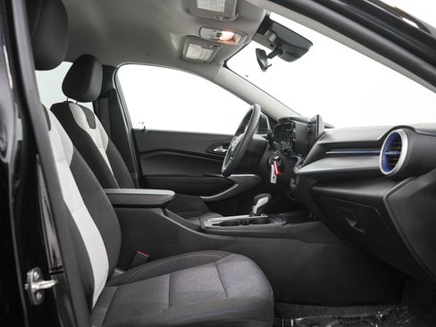 Used 2024 Chevrolet Trax LS FWD image 12