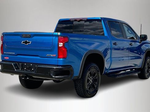 Used 2022 Chevrolet Silverado 1500 ZR2 w/ Technology Package AWD/4WD image 5