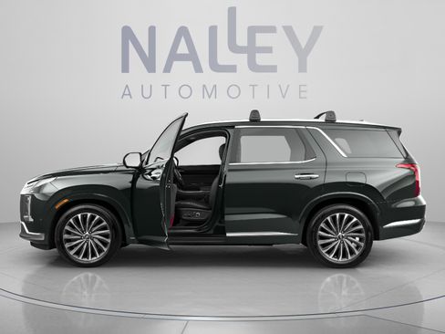 Used 2024 Hyundai Palisade Calligraphy FWD image 2