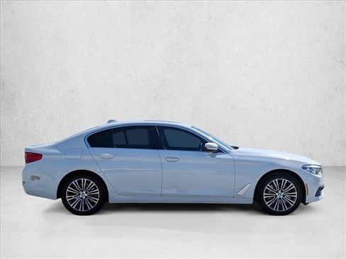 Used 2020 BMW 530e w/ Convenience Package RWD image 4