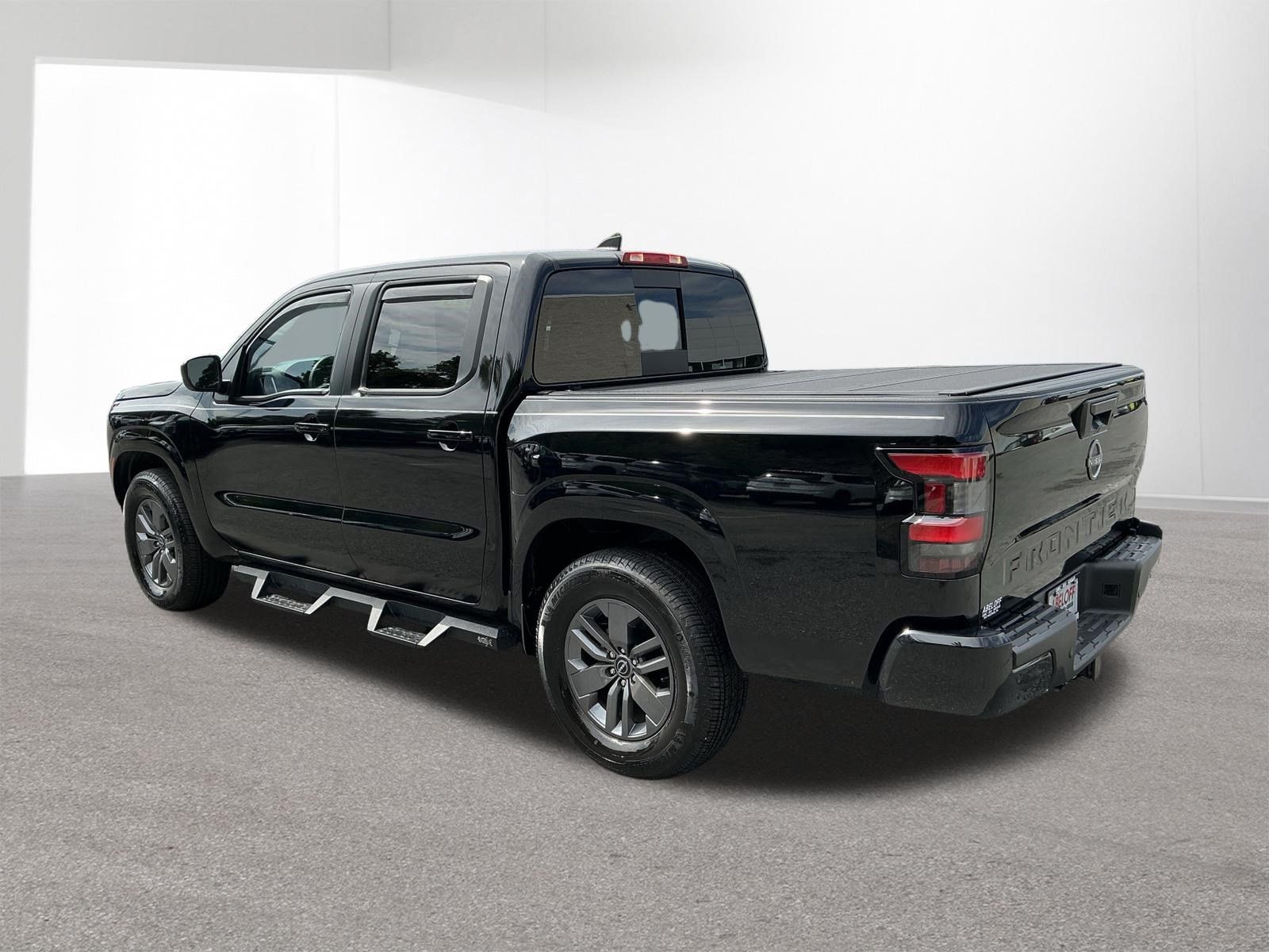 Used 2025 Nissan Frontier SV RWD image 5