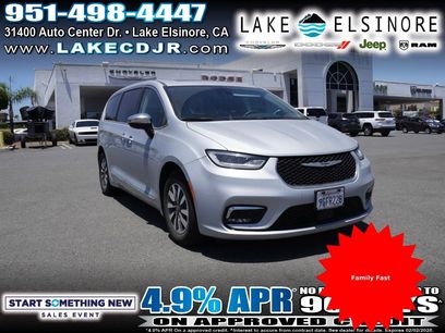 Used 2023 Chrysler Pacifica Limited