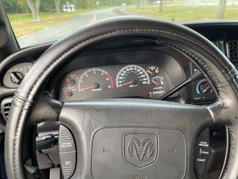 Used 2001 Dodge Ram 2500 Truck 2WD Quad Cab image 27