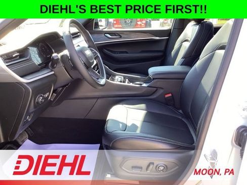 New 2026 Jeep Grand Cherokee L Limited w/ Limited Altitude Package AWD/4WD image 30