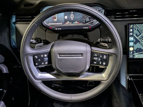 New 2026 Land Rover Range Rover Long Wheelbase SE AWD/4WD image 17