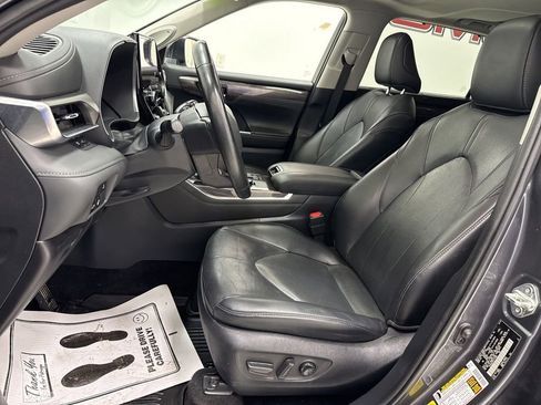 Used 2023 Toyota Highlander Limited image 21
