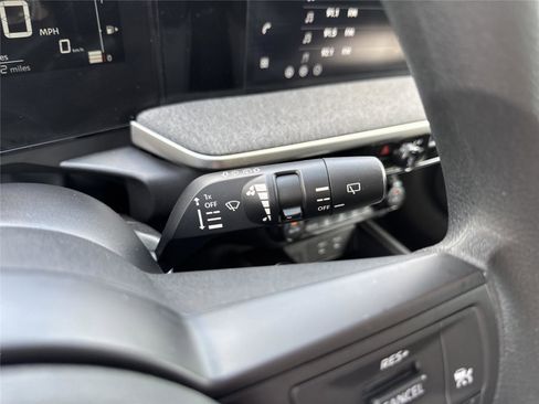 Used 2026 Nissan Kicks SV FWD image 23