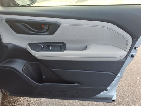 Used 2025 Subaru Forester Premium image 17